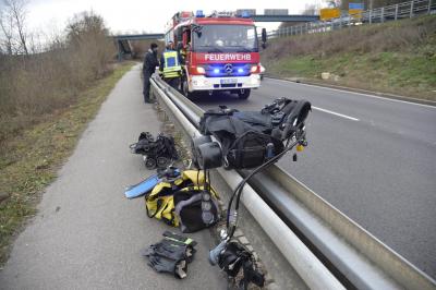 Plochingen: Pkw rollt in den Neckar und verschwindet - Pkw gefunden, Einsatz fuer heute beendet